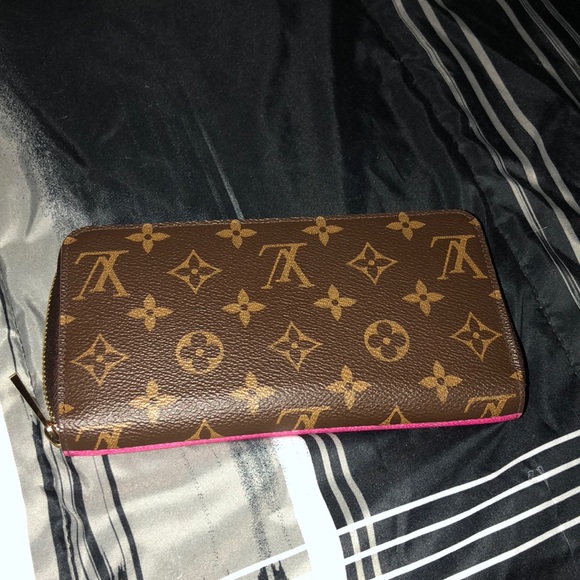 Louis Vuitton Limited Edition Wallet - Picture 2 of 8